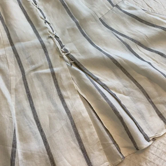 100% Linen Reformation dress - Picture 6 of 12